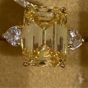 New ! Gold Cake Ring Sz.8 Cushion Cut  Yellow Crystal 18kt.Gold plated 925